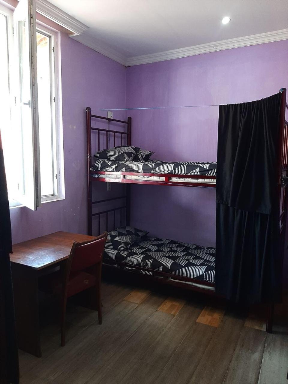 Everyday Cat Hostel Батуми Экстерьер фото