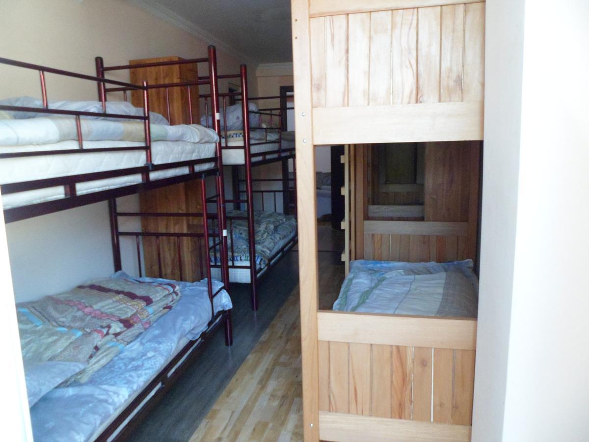 Everyday Cat Hostel Батуми Экстерьер фото