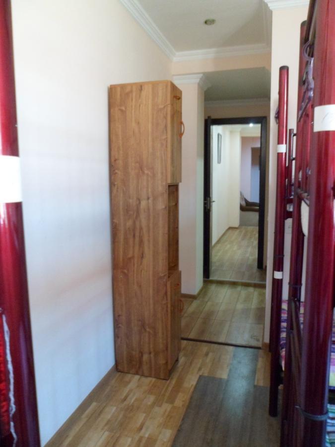 Everyday Cat Hostel Батуми Экстерьер фото